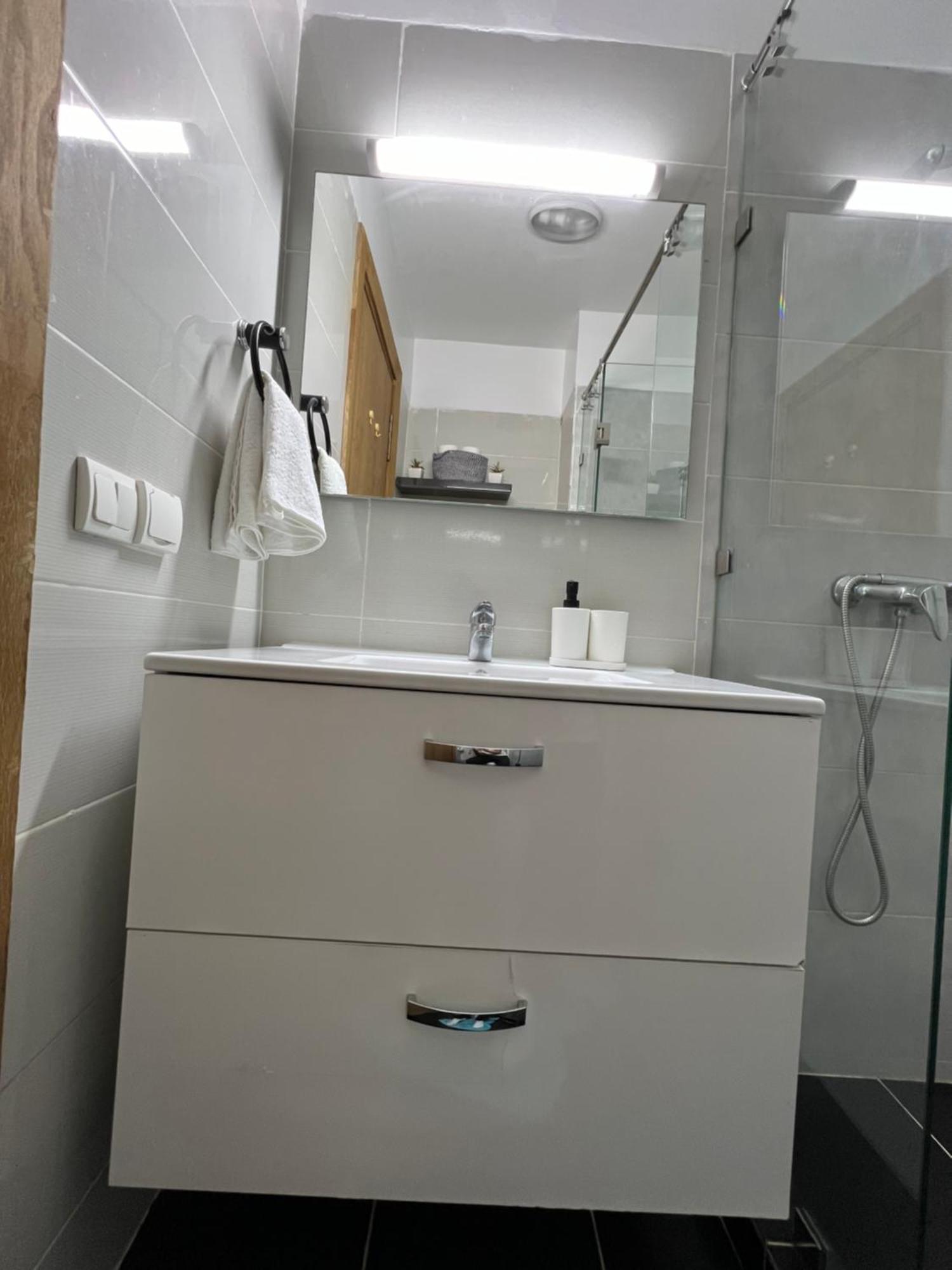 Appartement Pied Dans L'Eau Avec Piscine アウリール エクステリア 写真